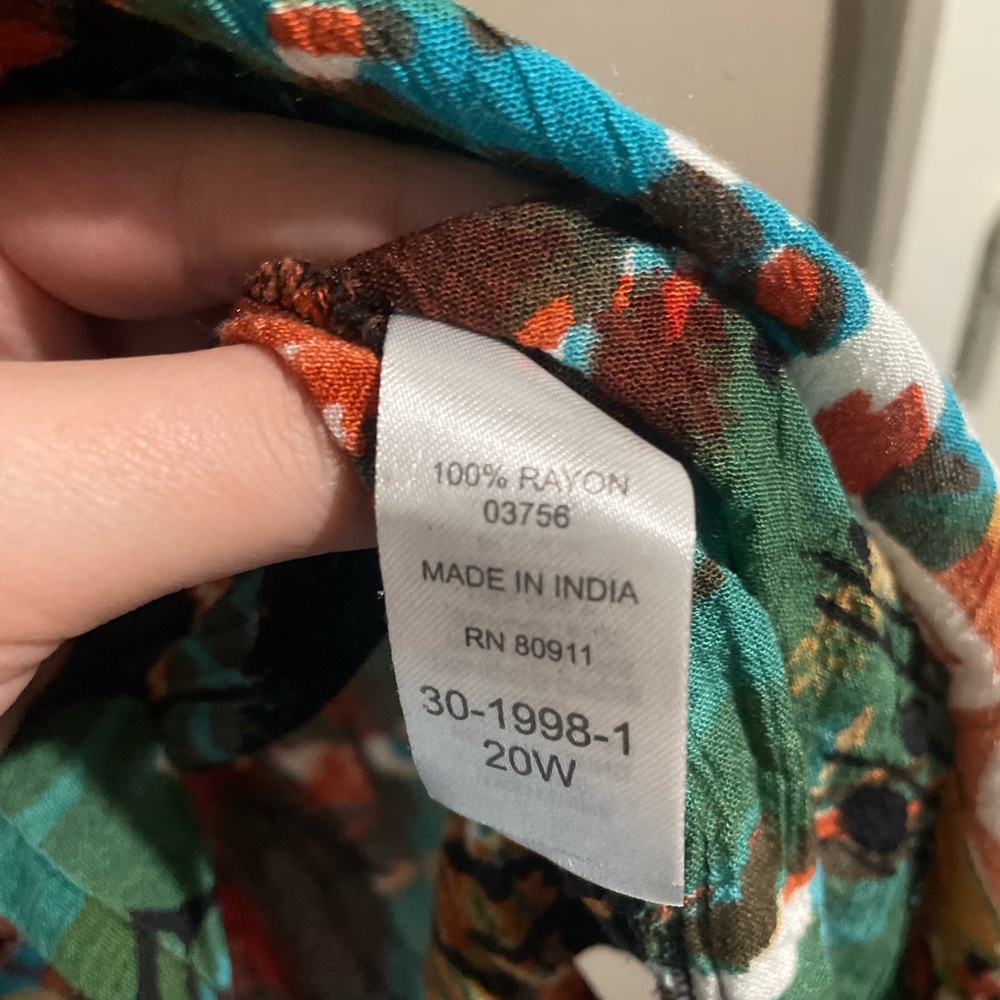 Sold• Roaman’s Art To Wear Button Down Blouse Women’s 20W Multi Print Colorful - Picture 5 of 7